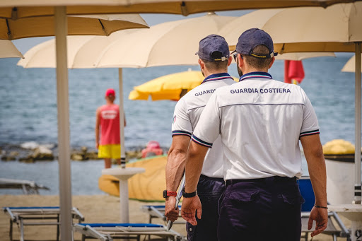 mascherina in spiaggia coronavirus quando