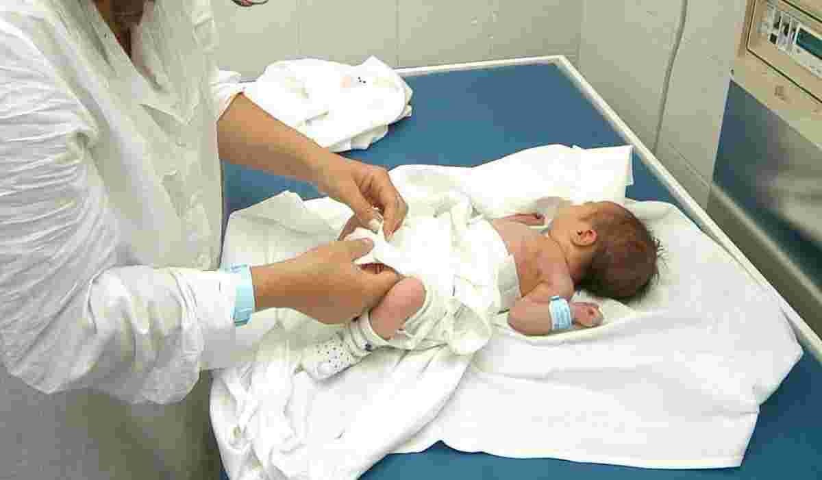ospedale costole rotte latina bambina neonata