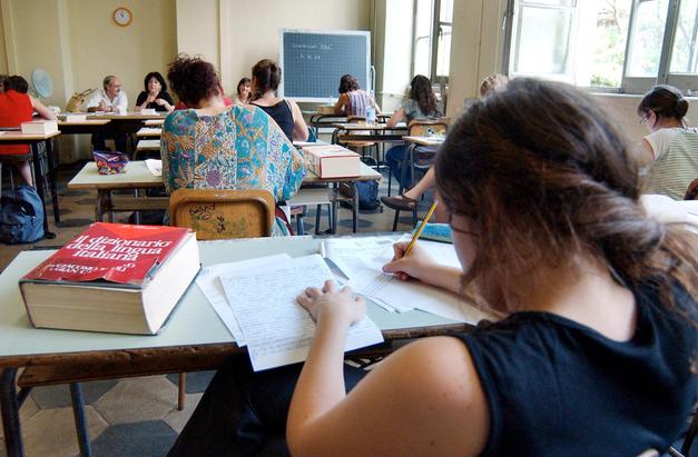 scuola coronavirus nessun bocciato maturità