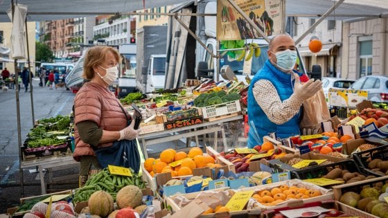 campania apertura mercati