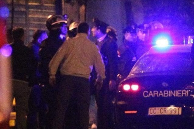 carabinieri tentato omicidio piazza bellini napoli