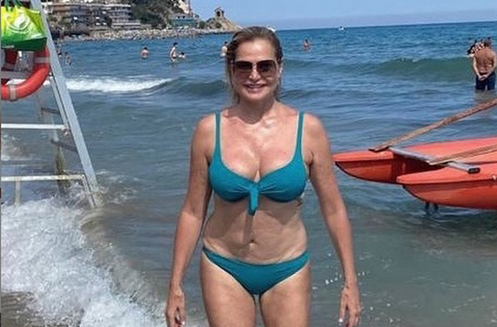Simona ventura foto instagram bikini