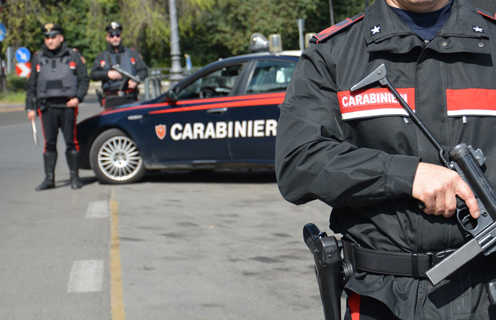 bari arrestati carabinieri