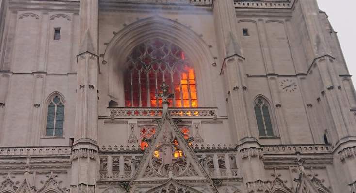 incendio cattedrale nantes