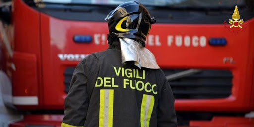 napoli esplosione fabbrica