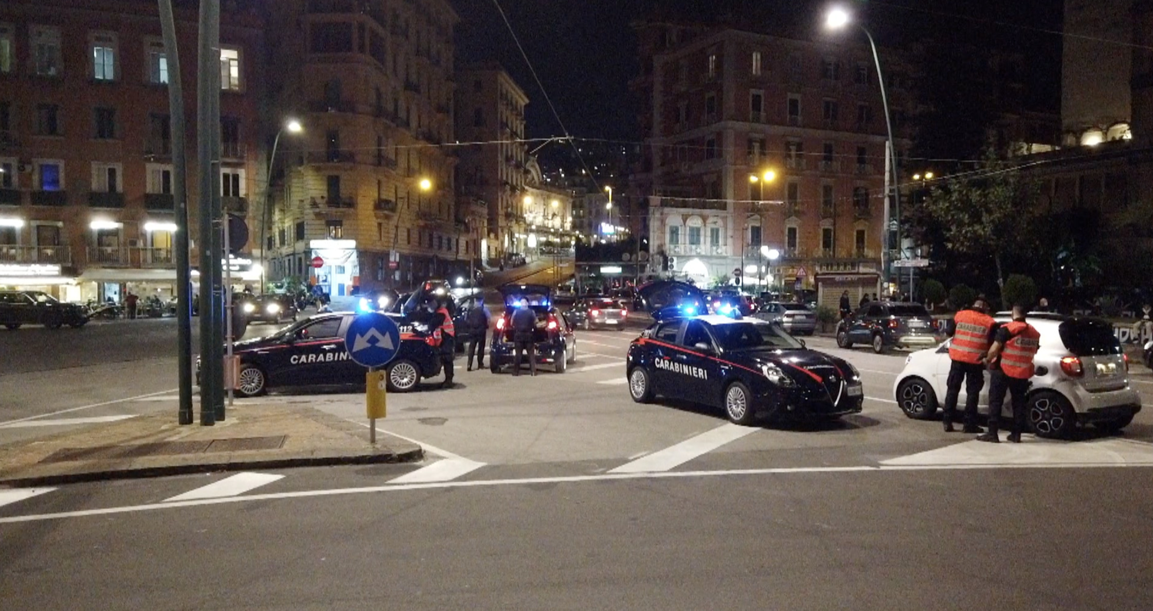 napoli carabinieri controlli