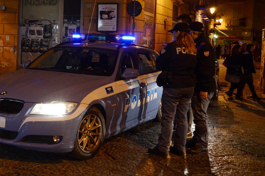 napoli controlli polizia covid