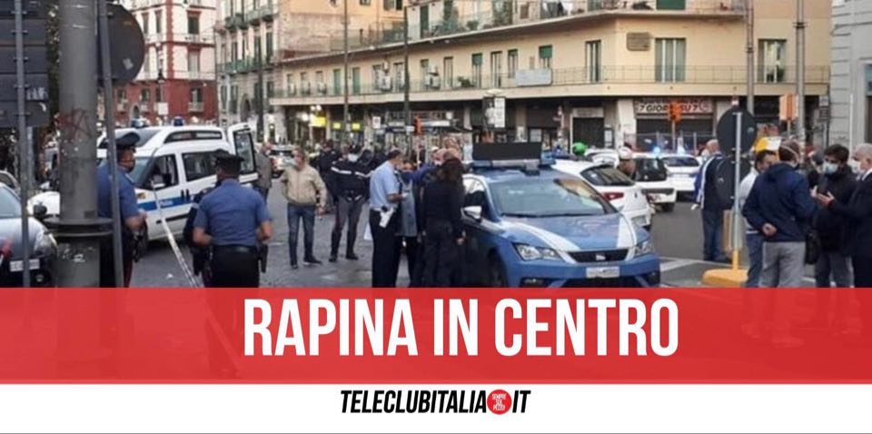 rapina smartphone via foria napoli