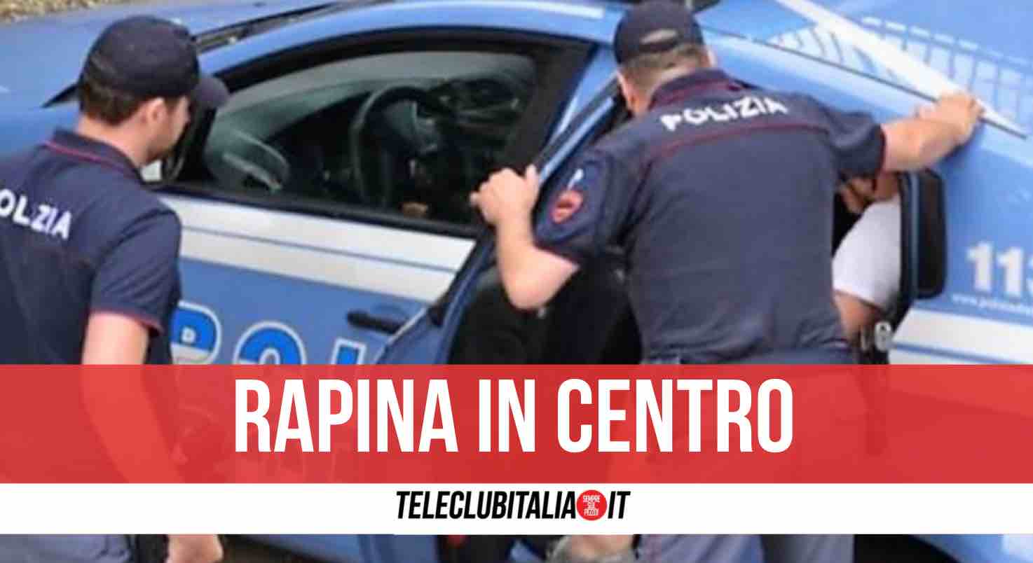 rapina napoli poliziotti arresto