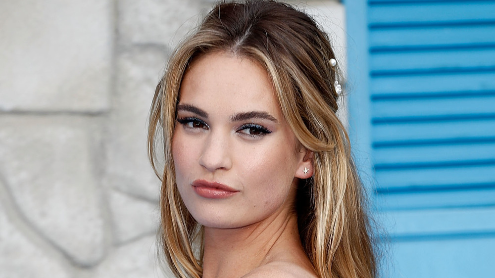 Lily James biografia