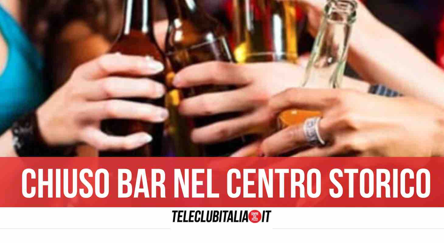 napoli bar chiuso 15 giorni