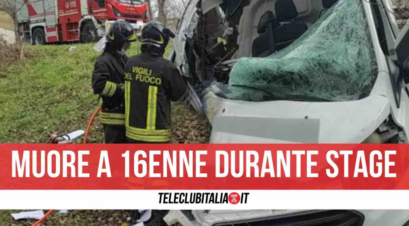 a 16enne ancona incidente