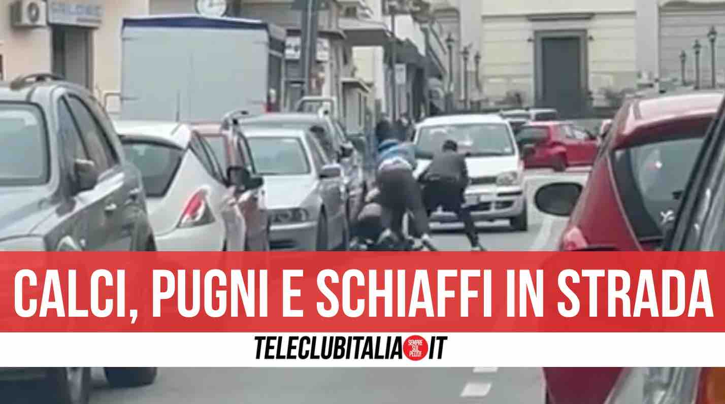 rissa sant'anastasia video 3 contro 1 rissa sant'anastasia video 3 contro 1