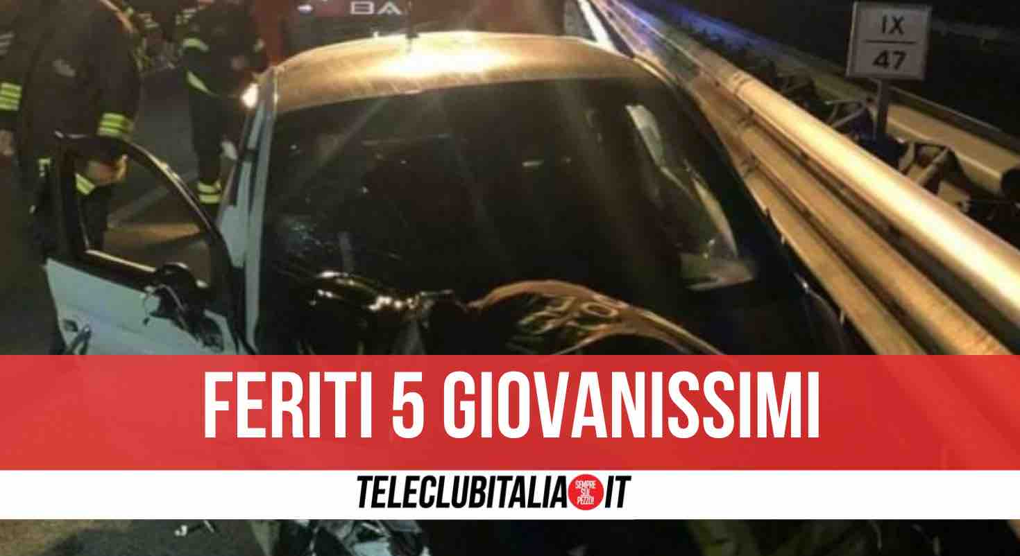 incidente ponticelli auto 5 ragazzi