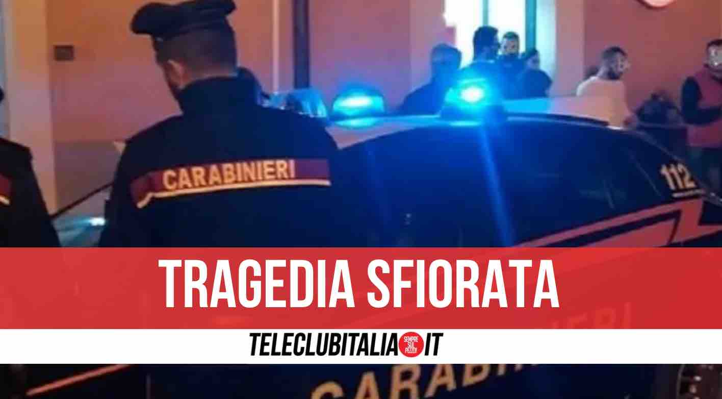 napoli investono carabinieri video due arresti
