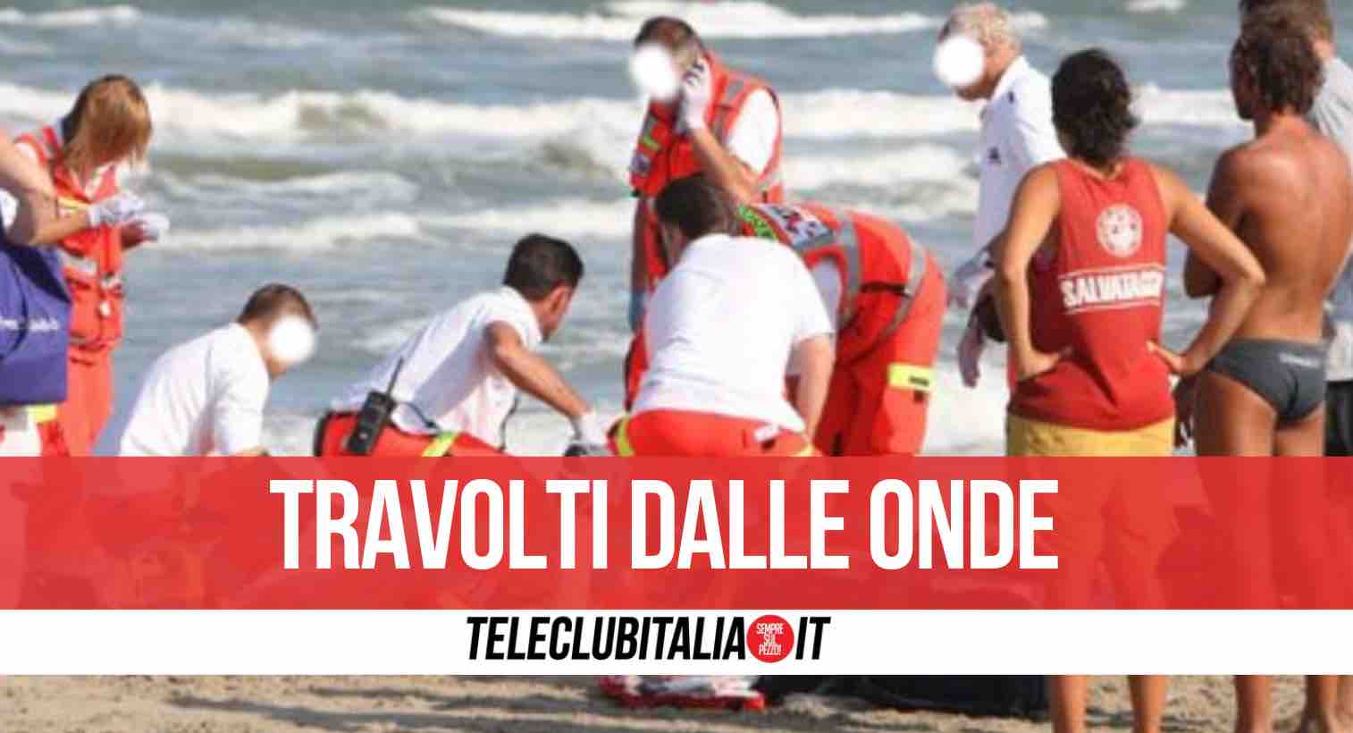 fano morto papà in spiaggia figlio disperso