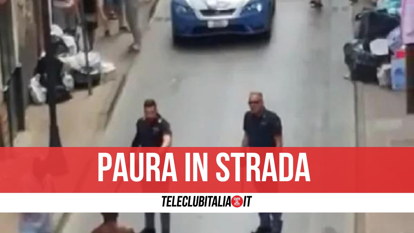 piazza principe umberto napoli lancia pietre auto piazza principe umberto napoli lancia pietre auto