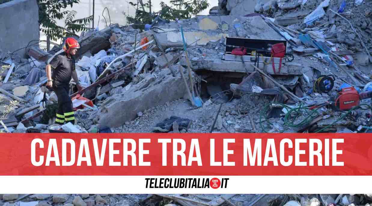 torre annunziata ritrovato cadavere tra le macerie