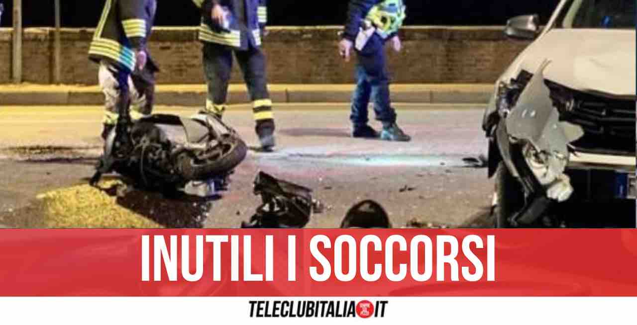 Scontro all'incrocio tra auto e scooter: Lorenzo muore a 15 anni