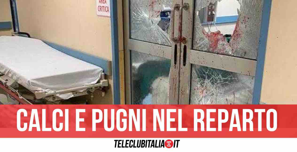 Napoli, paura al pronto soccorso: 27enne dopo la visita sfascia intero reparto