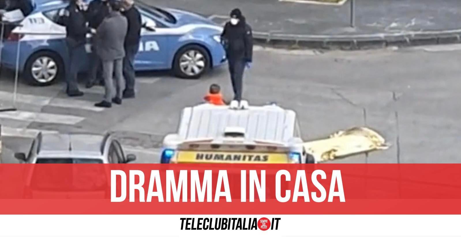 morto caivano precipitato balcone mentre fuga sigaretta