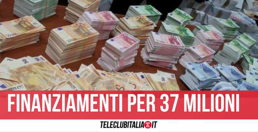 Paga 450mila euro per ottenere fondi europei: truffa all'imprenditore campano Paga 450mila euro per ottenere fondi europei: truffa all'imprenditore campano