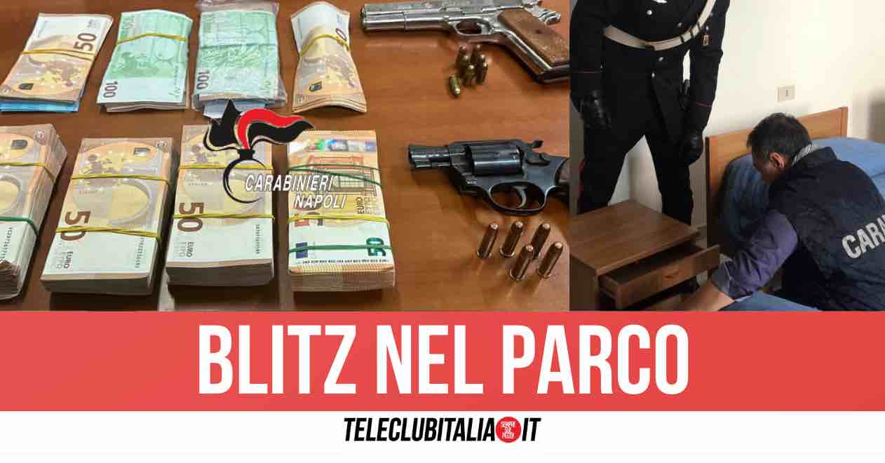 Giugliano, armi pronte e sparare e migliaia di euro nascosti in casa