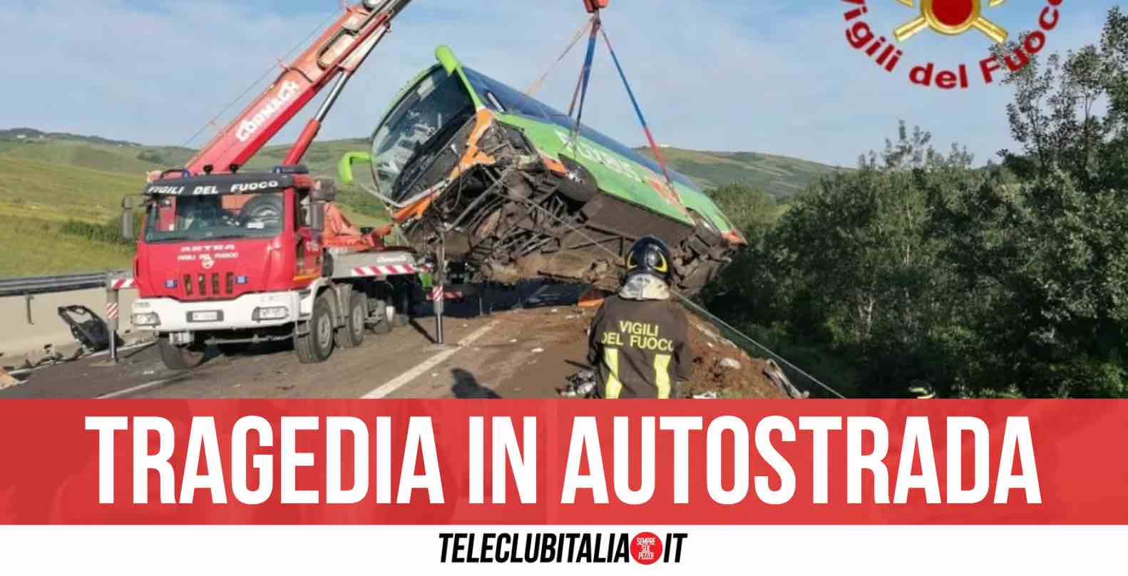Tragedia sulla Napoli-Canosa, autobus finisce in un burrone: ci sono vittime