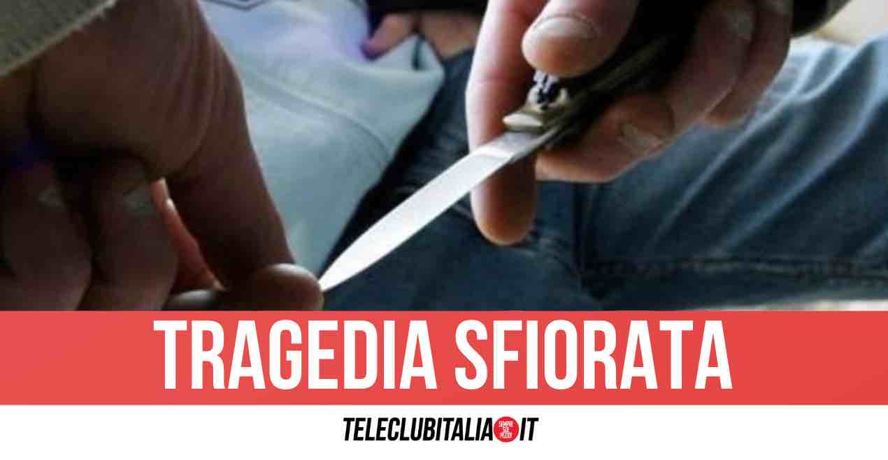 Serata di sangue a Melito, lite con coltelli: due minorenni in ospedale