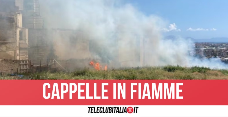 Napoli, scoppia incendio nel cimitero di Poggioreale Napoli, scoppia incendio nel cimitero di Poggioreale