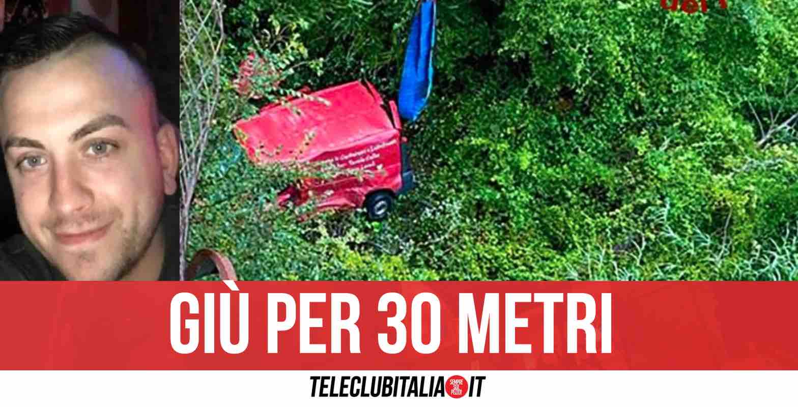 Campania, precipita col furgone dal cavalcavia: Mariano sul colpo Campania, precipita col furgone dal cavalcavia: Mariano sul colpo