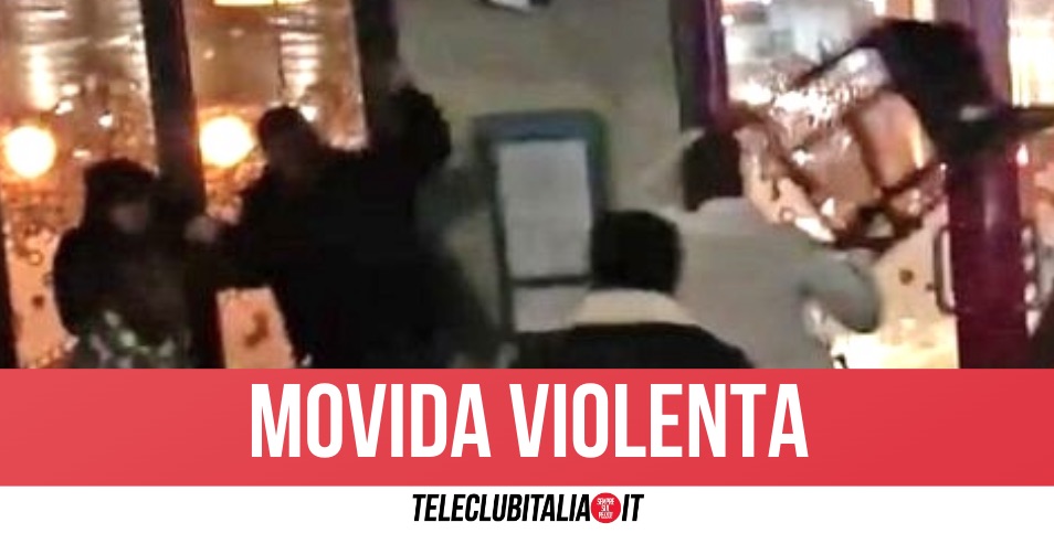 Caserta, respinti dal locale che stava per chiudere: volano bottiglie e tavolini Caserta, respinti dal locale che stava per chiudere: volano bottiglie e tavolini