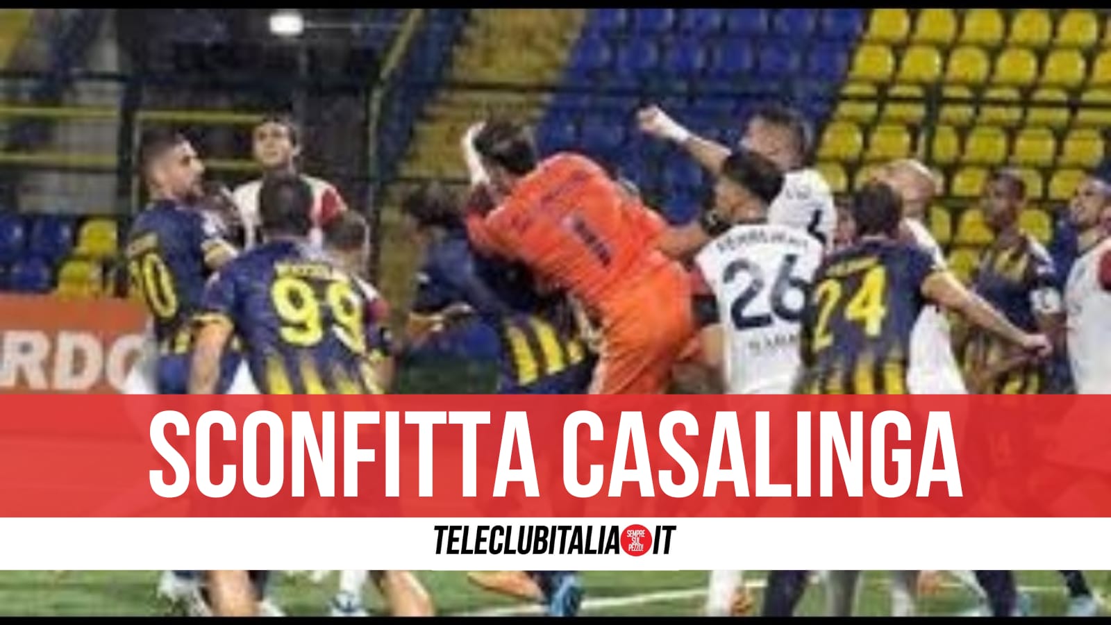 Giugliano rimontato in casa, il Crotone passa 1-2 al De Cristofaro