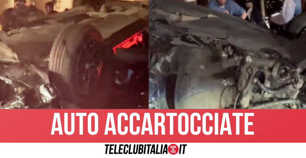 Napoli, terribile scontro nella notte: distrutte 3 auto Napoli, terribile scontro nella notte: distrutte 3 auto