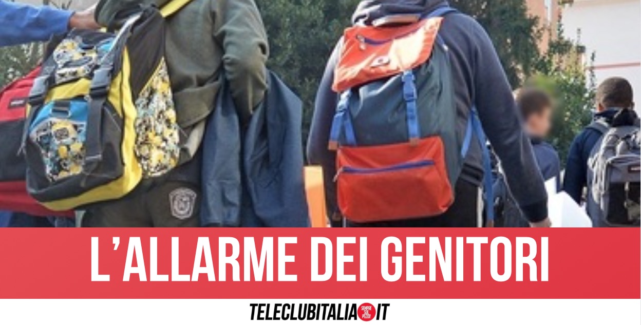 Maniaco riprende alunni davanti scuola nel Napoletano: bloccato e denunciato