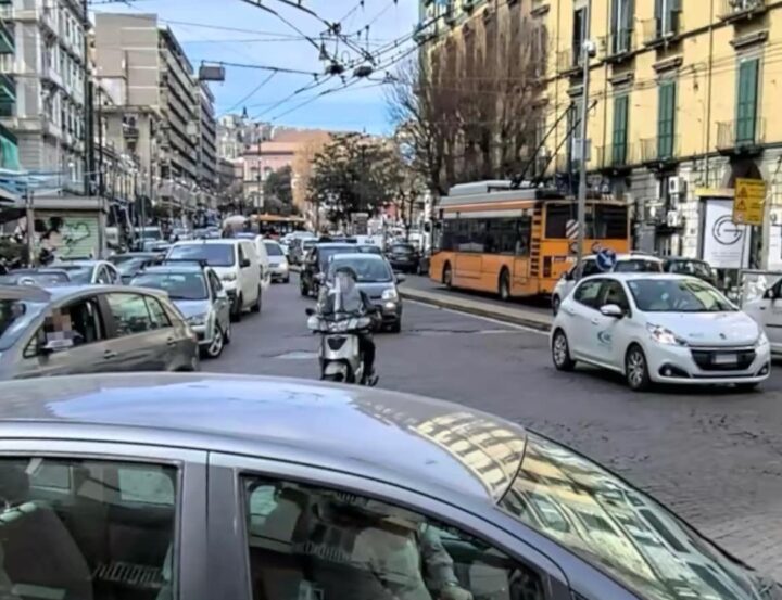 Rapina Via Foria Spari Napoli