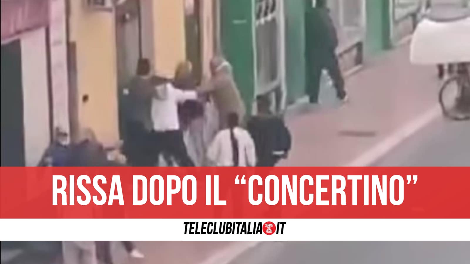 aversa festa con cantanti neomelodici finisce in rissa anziano picchiato al volto da Teleclubitalia.it aversa festa con cantanti neomelodici finisce in rissa anziano picchiato al volto