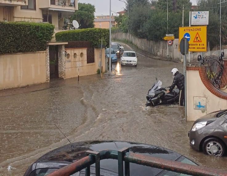 Via Colonne Giugliano Allagamenti Grandine