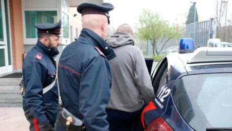 Caserta, evade dai domiciliari: "Se mi arrestate il mondo soffrirà, io sono il Messia"