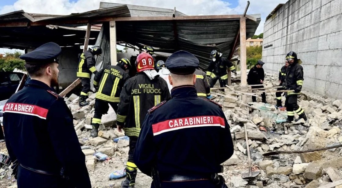 Ercolano, esplosione nella fabbrica abusiva di fuochi d’artificio: 2 arresti