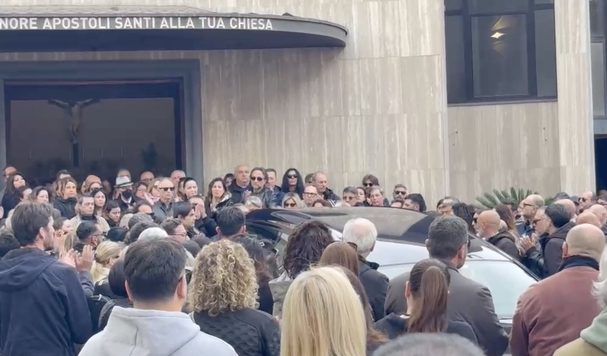 Napoli, è il giorno del dolore: l’ultimo saluto a Milko Gargiulo