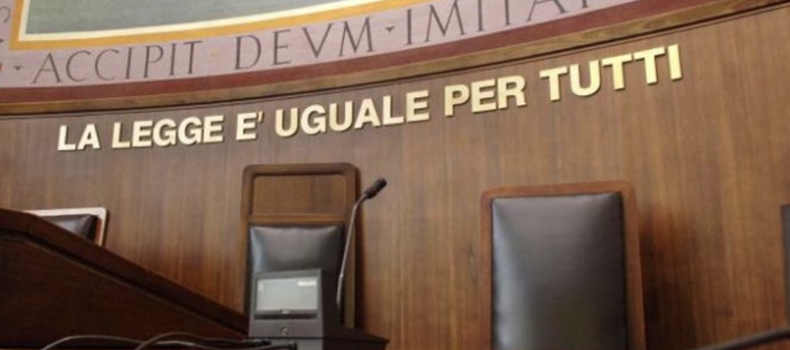 Furto da 15 milioni di euro a con la tecnica del buco, il Riesame restituisce soldi ed orologi agli indagati