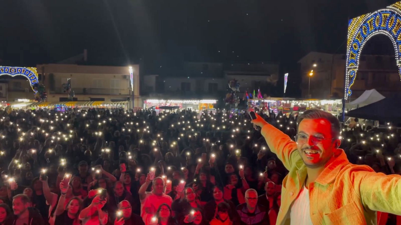 Festeggiamenti Maria Ss. della Rotonda, in tanti a Parete per il concerto di Andrea Sannino