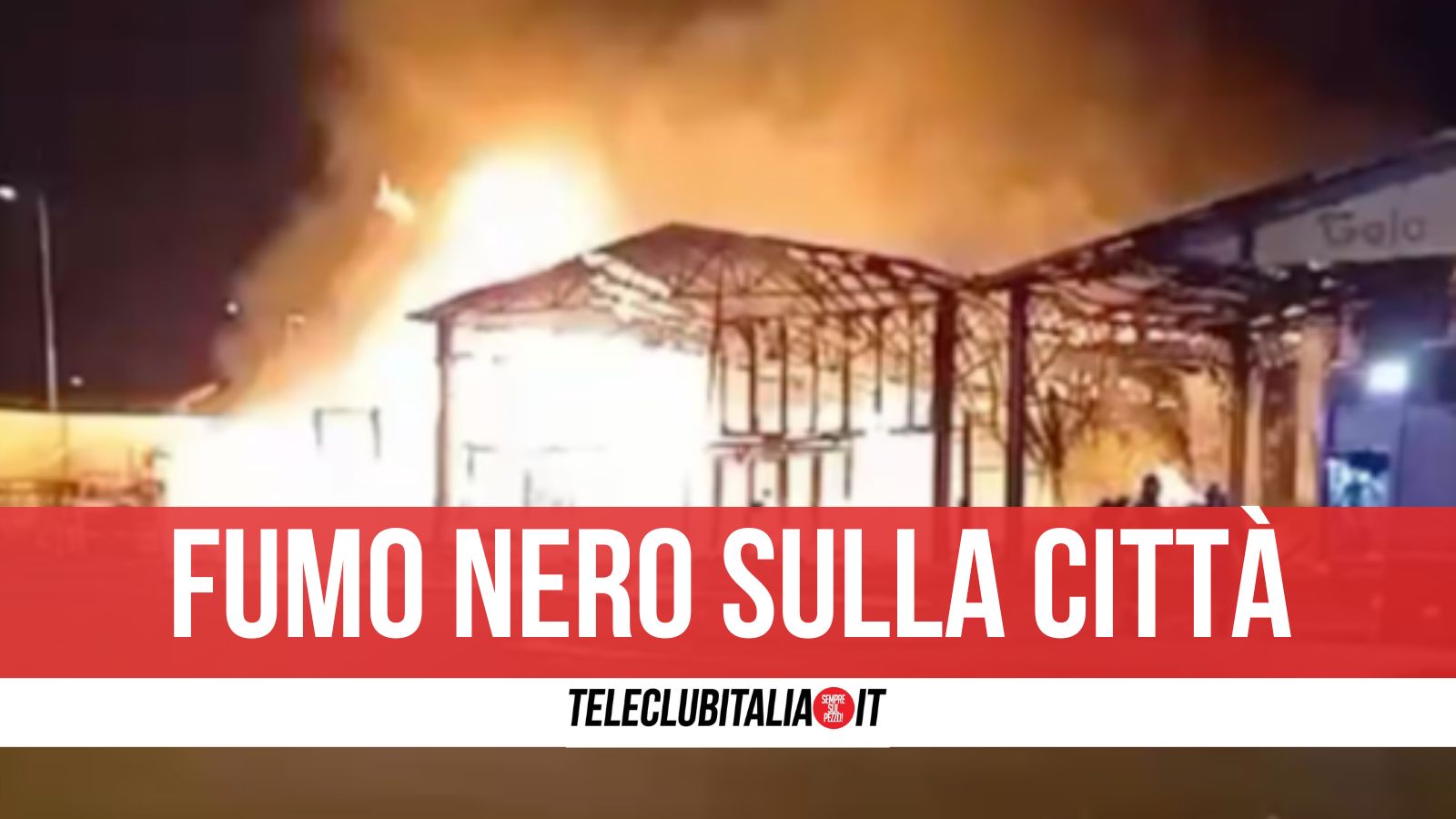 Inferno fuoco da Teleclubitalia.it inferno di fuoco nella notte a napoli est in fiamme tre capannoni a barra