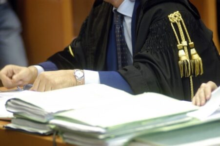 Clan Polverino, la Corte d’Appello revoca la custodia cautelare per cinque imputati