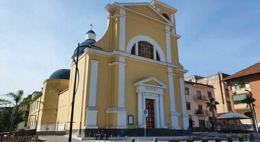 Massa Di Somma Ordigno Esploso Davanti A Chiesa