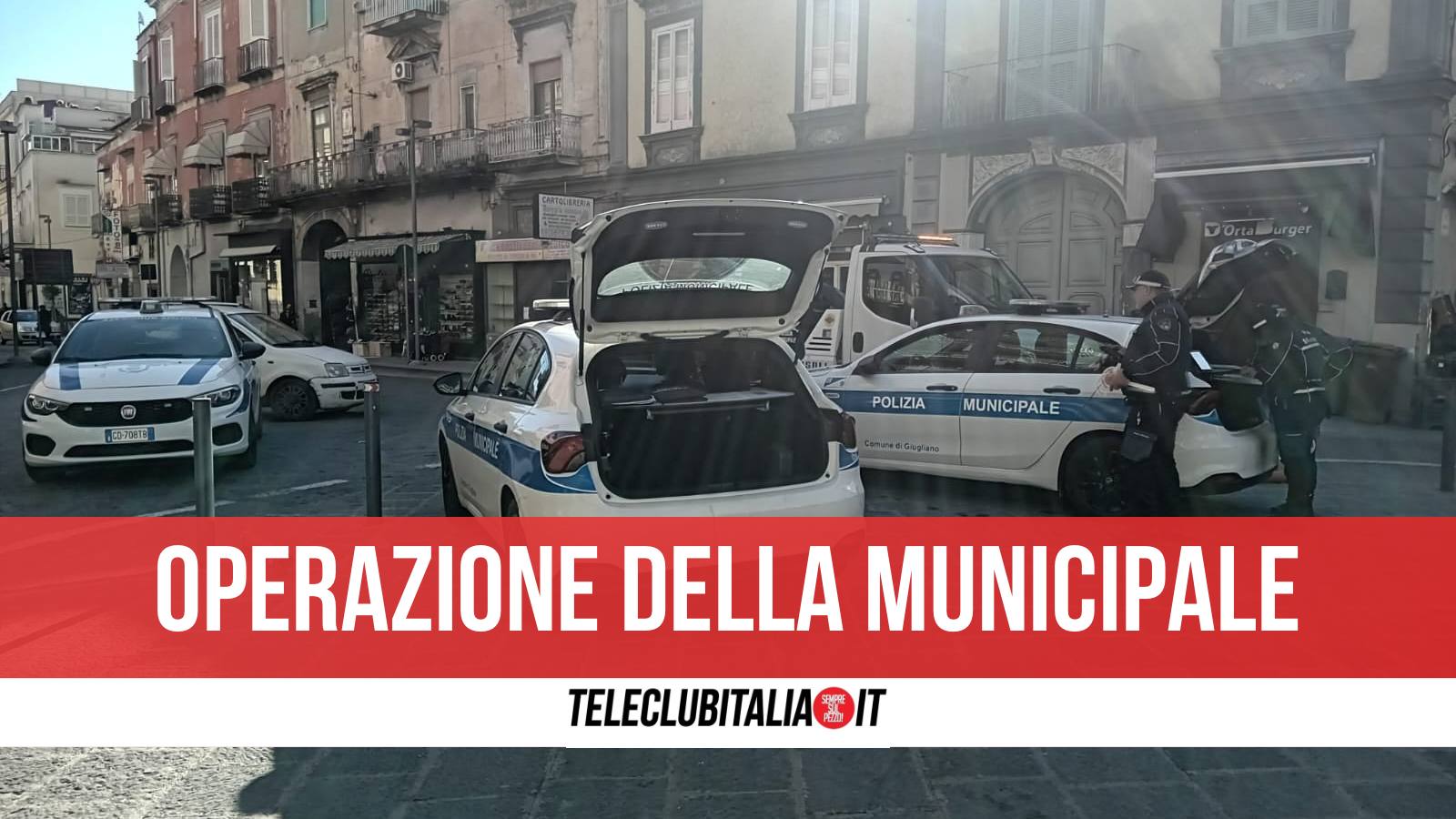 Giugliano, usava dal 2018 suolo comunale per vendita di camion: liberata area di proprietà pubblica Giugliano, usava dal 2018 suolo comunale per vendita di camion: liberata area di proprietà pubblica