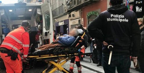 Napoli, investe 80enne in via Toledo e scappa: preso pirata della strada
