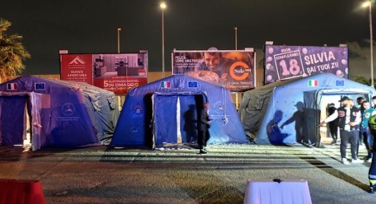Orta di Atella, crolla parte di un edificio in via Migliaccio: evacuati i residenti