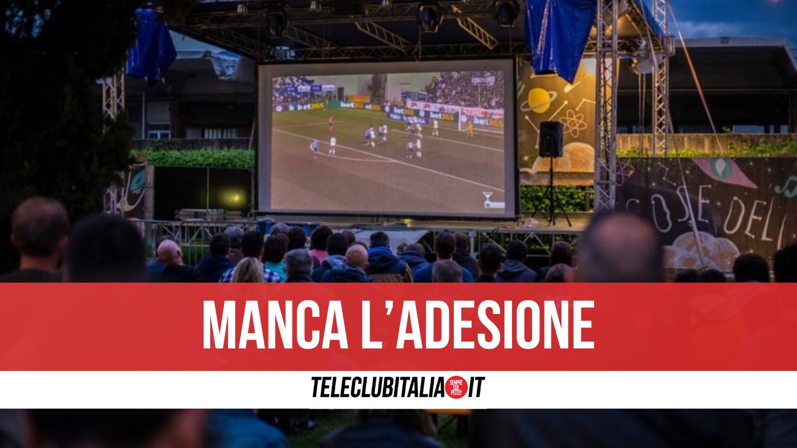Giugliano non avrà il maxi schermo per Napoli Cagliari: la città si organizza da sé Giugliano non avrà il maxi schermo per Napoli Cagliari: la città si organizza da sé